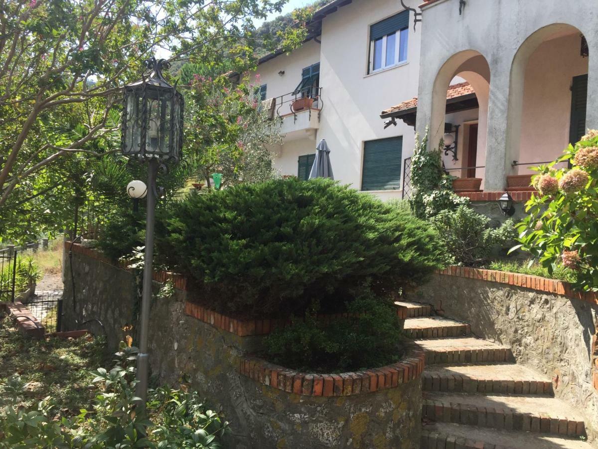 Appartamento In Villa A 5 Km Dal Mare Albisola Superiore Eksteriør billede